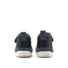 Cargar imagen en el visor de la galería, Botita Mustang respetuosa