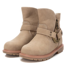 Cargar imagen en el visor de la galería, Bota xti beige 150251
